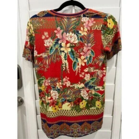 Johnny Was Elegant Beautiful Rapsodia Favorite V-Neck Tee - Picture 4 of 6